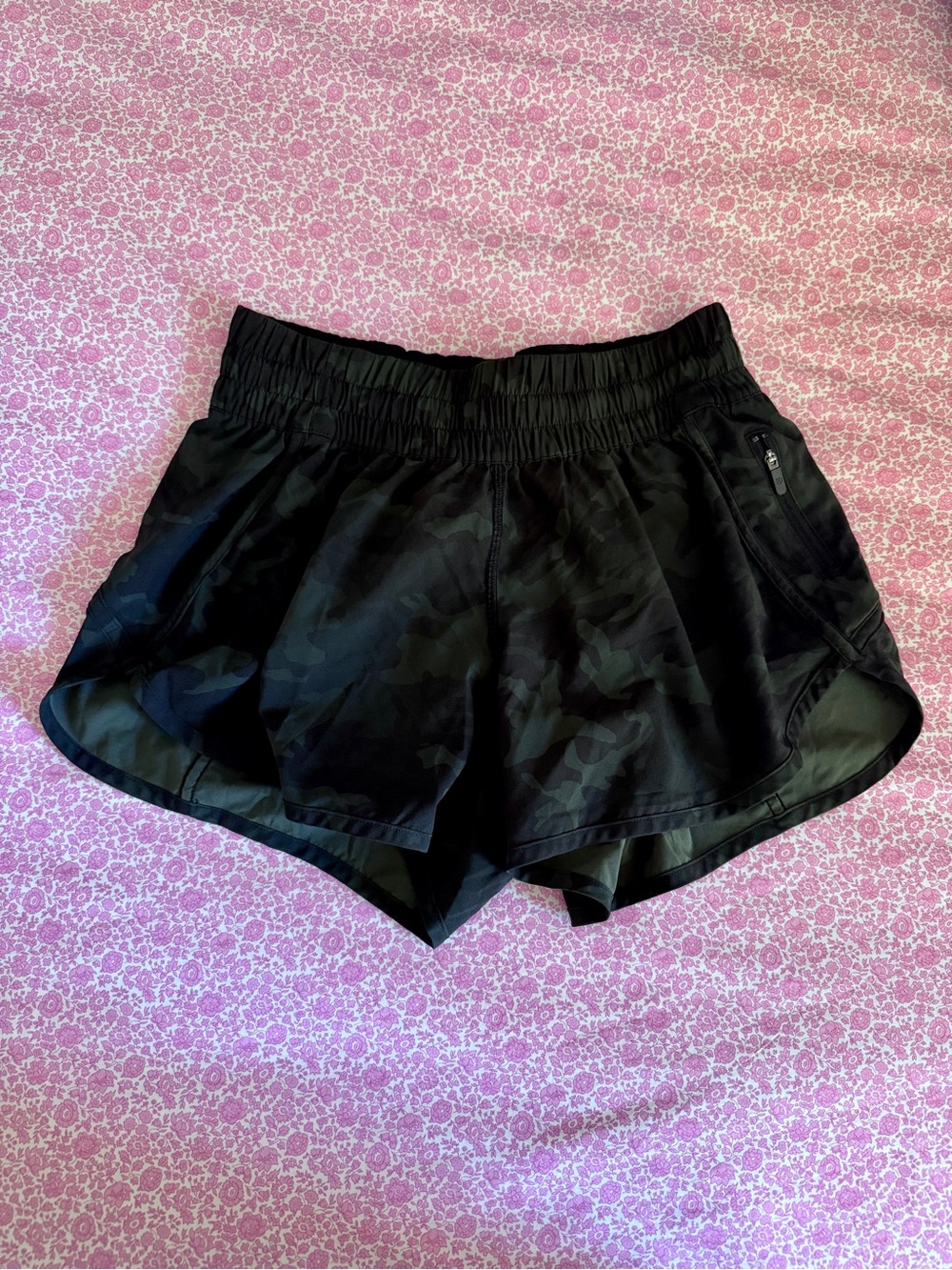 Lululemon Camo Print Shorts Size 8